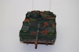 1-35 Trumpeter Strv 103C S-Tank sm0005.jpg